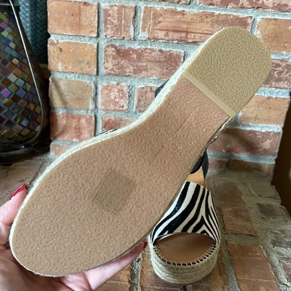 NEW Dolce Vita Lesley Zebra Striped Platform Sandals